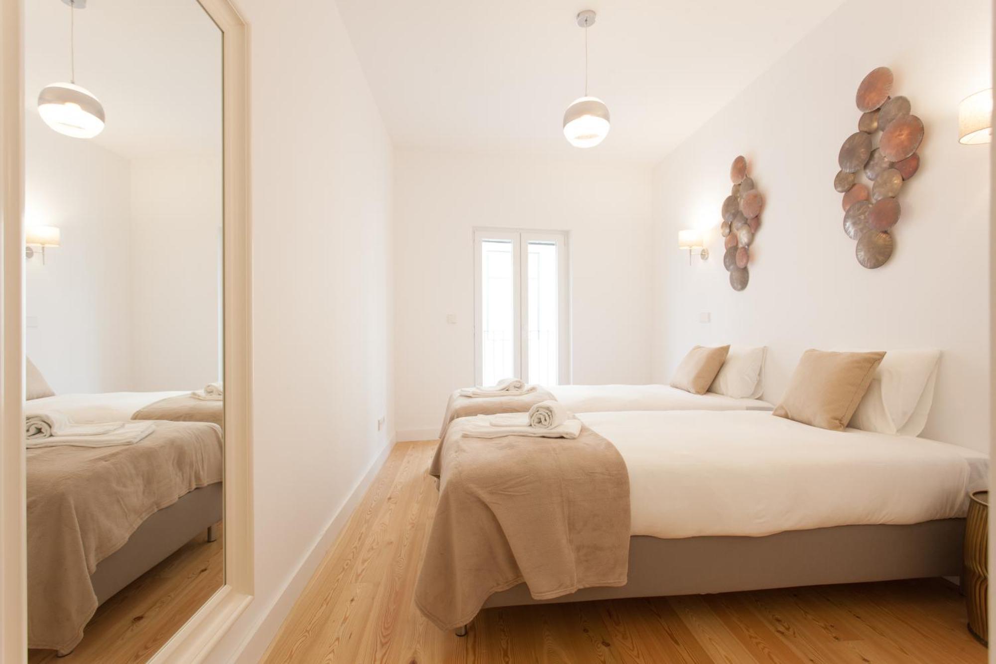 Mouraria Blue Three-Bedroom Apartment W/ Parking - By Lu Holidays Lisboa Exterior foto