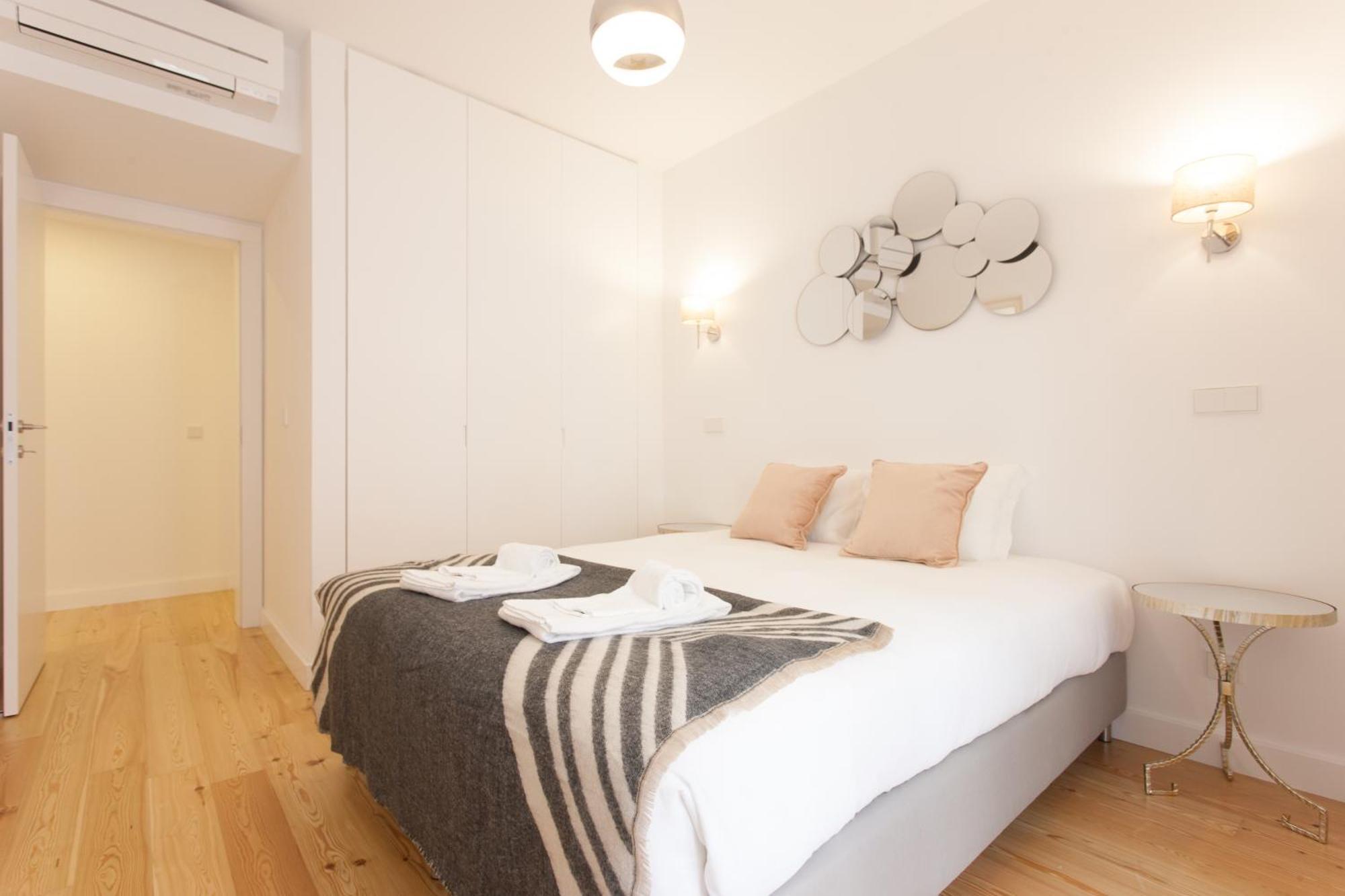Mouraria Blue Three-Bedroom Apartment W/ Parking - By Lu Holidays Lisboa Exterior foto
